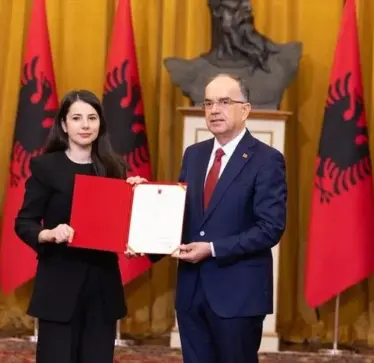 Në Shqipëri krijohet për herë të parë Ministria për Administratën Publike, Adea Pirdeni në krye të saj