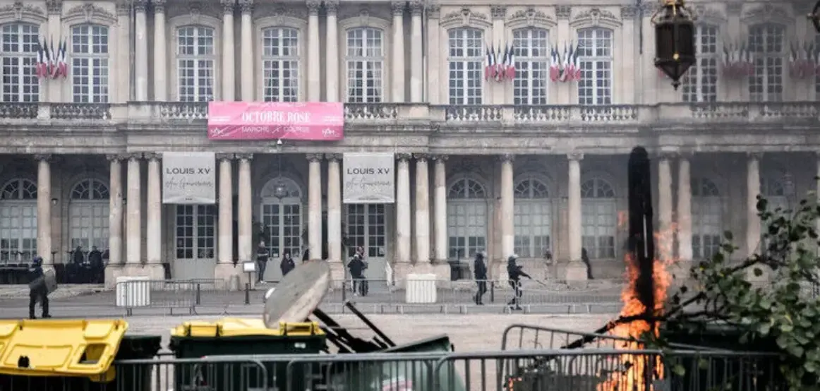 Protestat e nxënësve vazhdojnë në të gjithë Francën, mbyllen deri në 500 shkolla të mesme