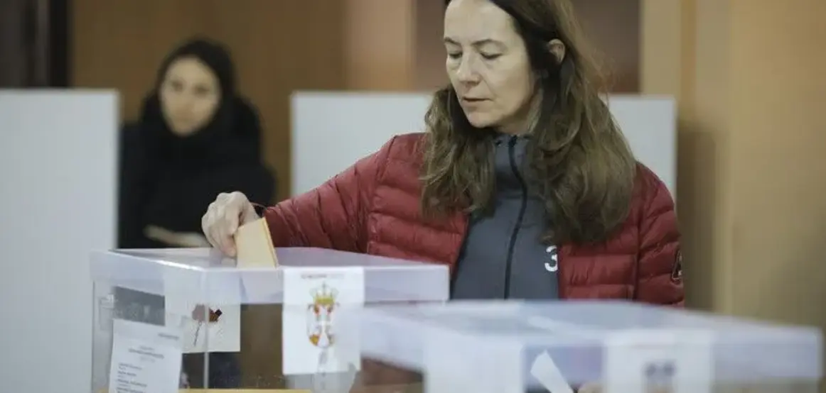 Serbi, mbi 6,4 milionë votues do t‘u drejtohen qendrave të votimit në zgjedhjet e parakohshme më 25 tetor