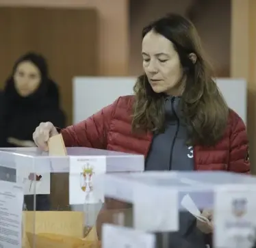 Serbi, mbi 6,4 milionë votues do t‘u drejtohen qendrave të votimit në zgjedhjet e parakohshme më 25 tetor