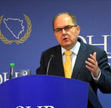 Schmidt paralajmëron: “Vitin e ardhshëm na presin përpjekjet e Dodikut për copëtimin e Bosnjë-Hercegovinës, po kërkojmë instrumente për të reaguar”