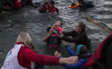 BE-ja jep dritën jeshile përfundimtare për rregulla më të rrepta për migrantët dhe qendrat e kthimit