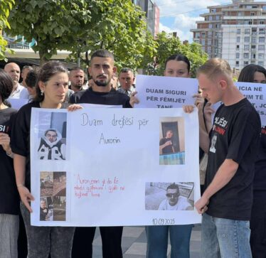 25 vite burgim për të riun që e mbyti Auron Ferizin
