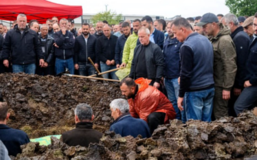 U jepet lamtumira e fundit Egzon e Nafije Bogujevcit në Pozheran të Vitisë